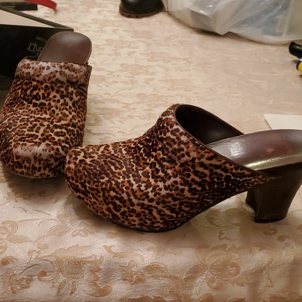 Dansko leopard print clogs